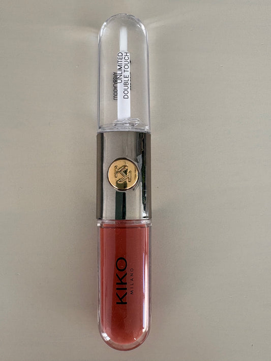 KIKO Milano Unlimited Double Touch – Batom Líquido de Longa Duração  KIKO Milano アンリミテッド ダブル タッチ – ロングラスティング リキッドリップ 126